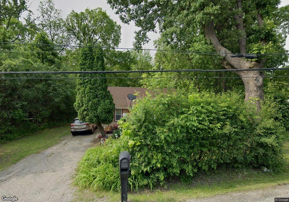 1226 E Carpenter Rd, Flint, MI 48505 - photo 1