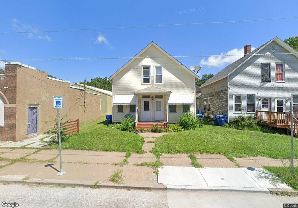 1524 W 4th St, Davenport, IA 52802 - photo 1