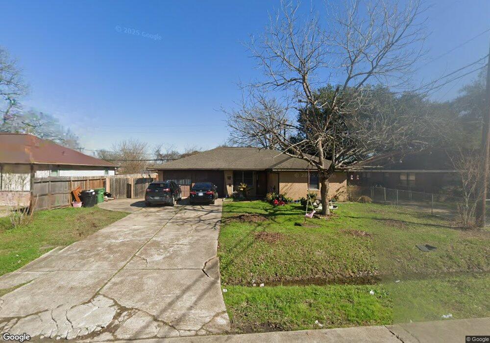 9206 Goldcrest St, Houston, TX 77022 - photo 1