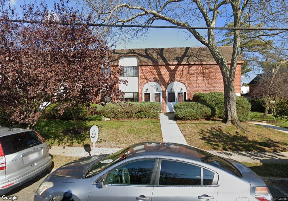 142 Mcglynn Place unit 2nd Fl, Cedarhurst, NY 11516 - photo 1