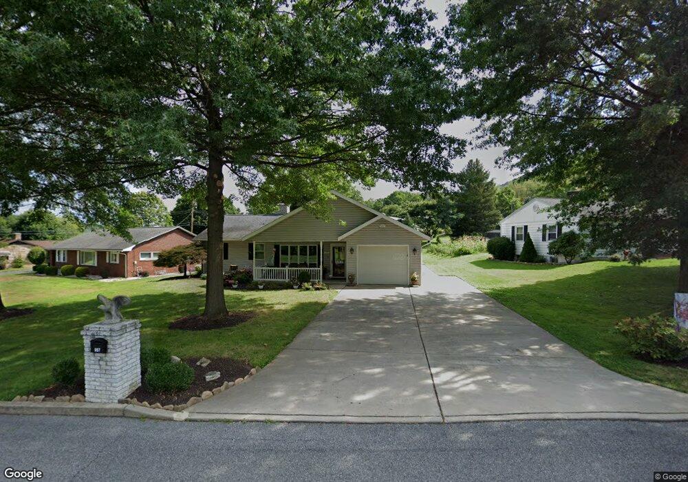 557 E Watson St, Bedford, PA 15522 - photo 1