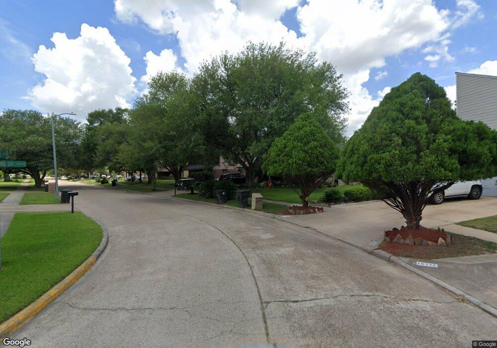 5627 Rolling Mill Dr, Houston, TX 77088 - photo 1