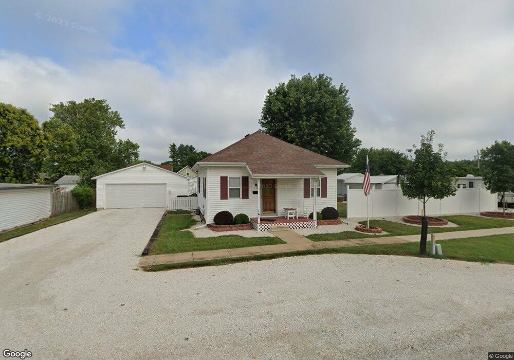 141 N Job St, Virginia, IL 62691 - photo 1