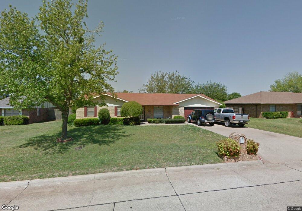 2113 Overland Dr, Duncan, OK 73533 - photo 1