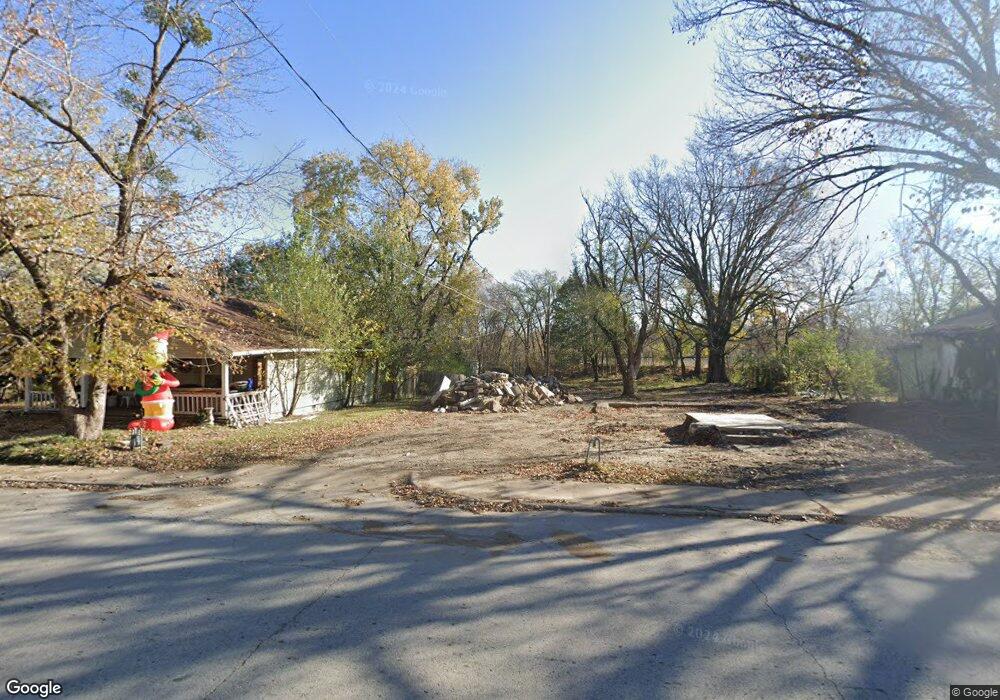 310 S 4th St, Henryetta, OK 74437 - photo 1