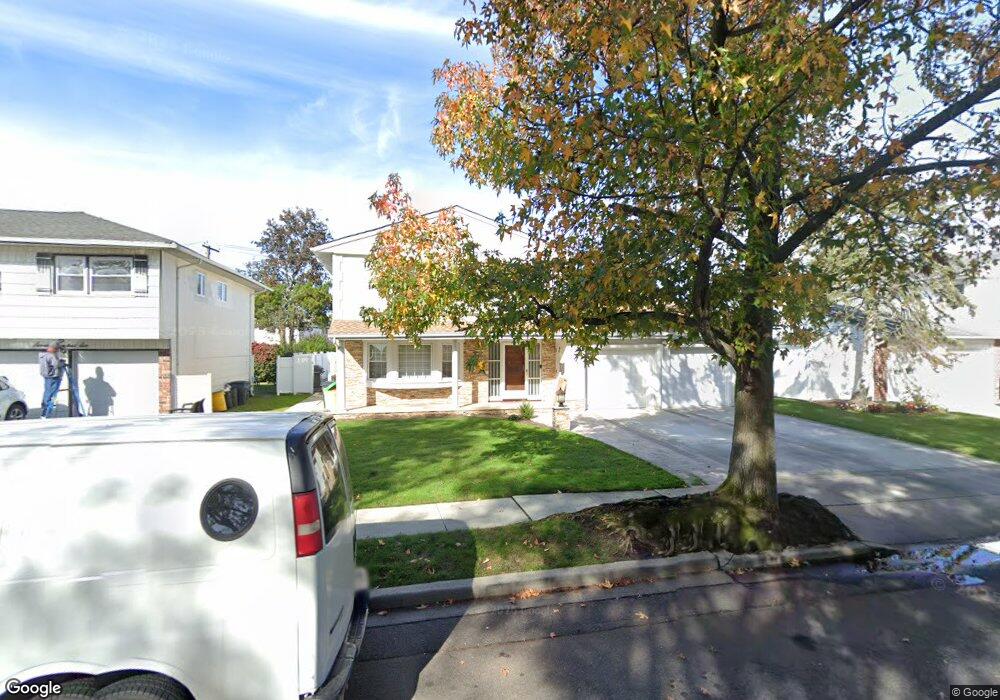 714 University St, Valley Stream, NY 11581 - photo 1