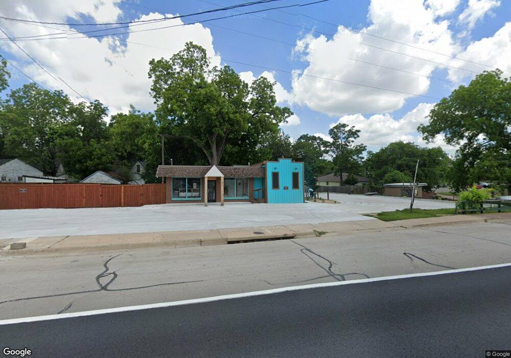 402 W Henderson St, Cleburne, TX 76033 - photo 1