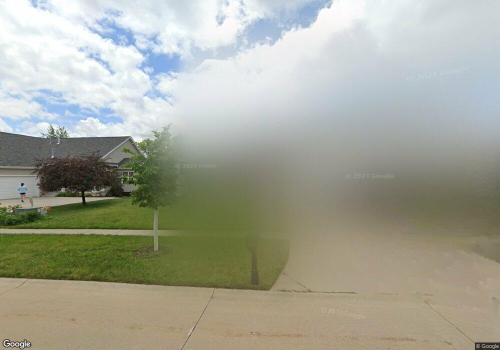 4111 N Willowbend Rd NE, Cedar Rapids, IA 52411 - photo 1