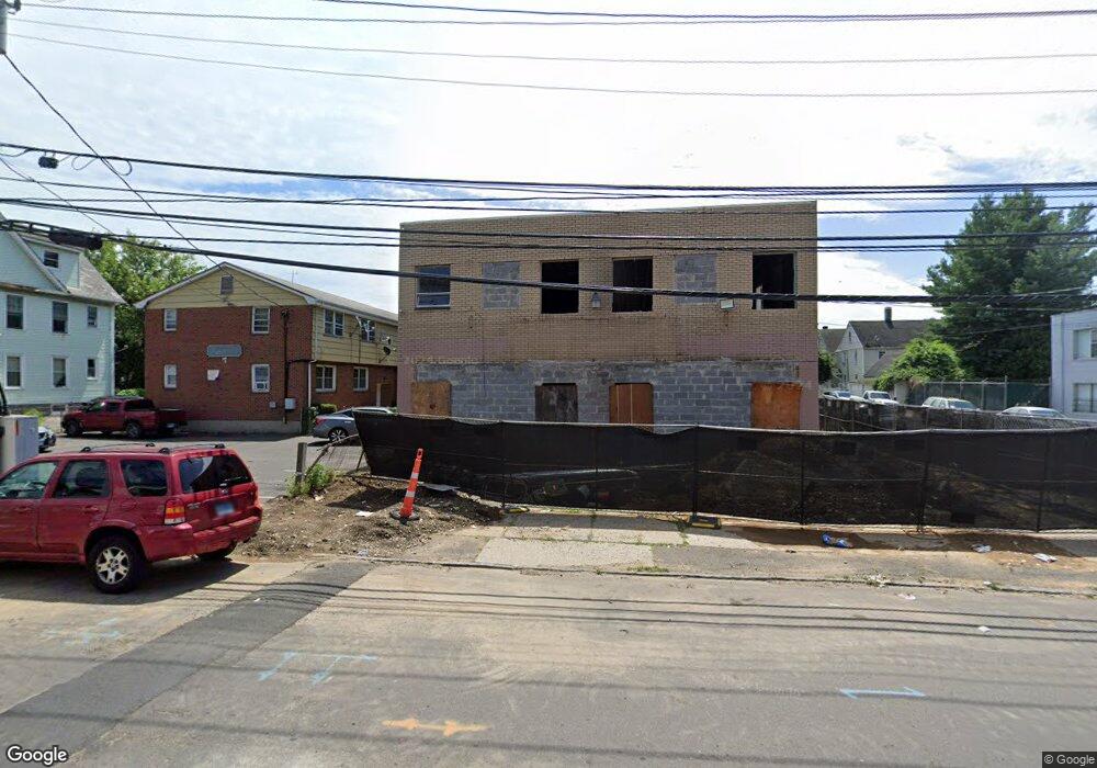 207 Maplewood Ave unit 13, Bridgeport, CT 06605 - photo 1