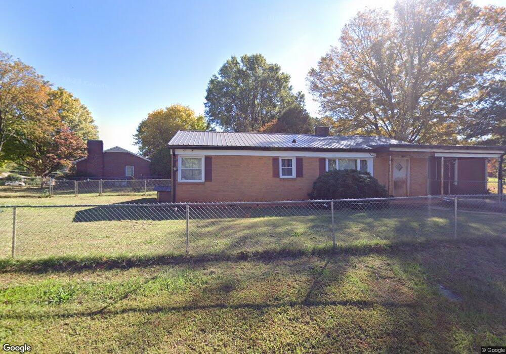 440 Hillcrest Dr, Statesville, NC 28677 - photo 1