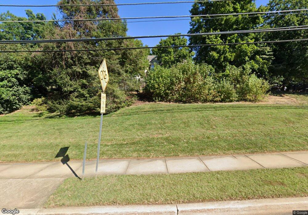 7907 Foxcrest Ct, Potomac, MD 20854 - photo 1