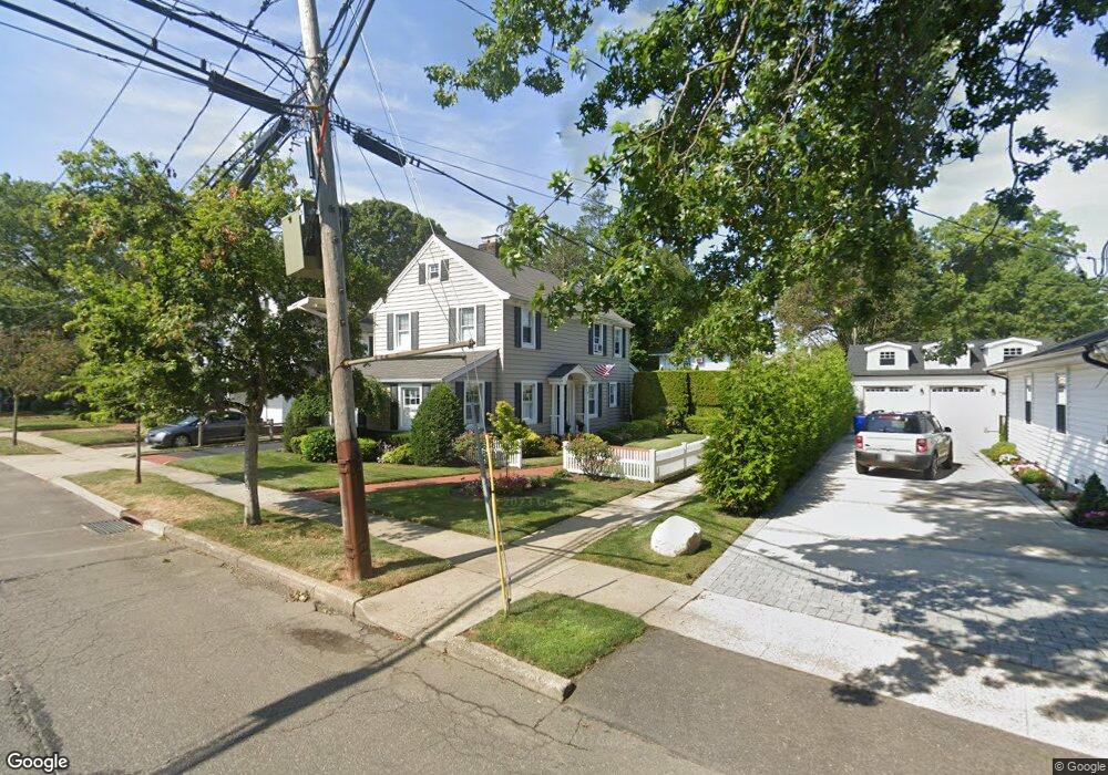 26 Remsen Ln, Floral Park, NY 11001 - photo 1