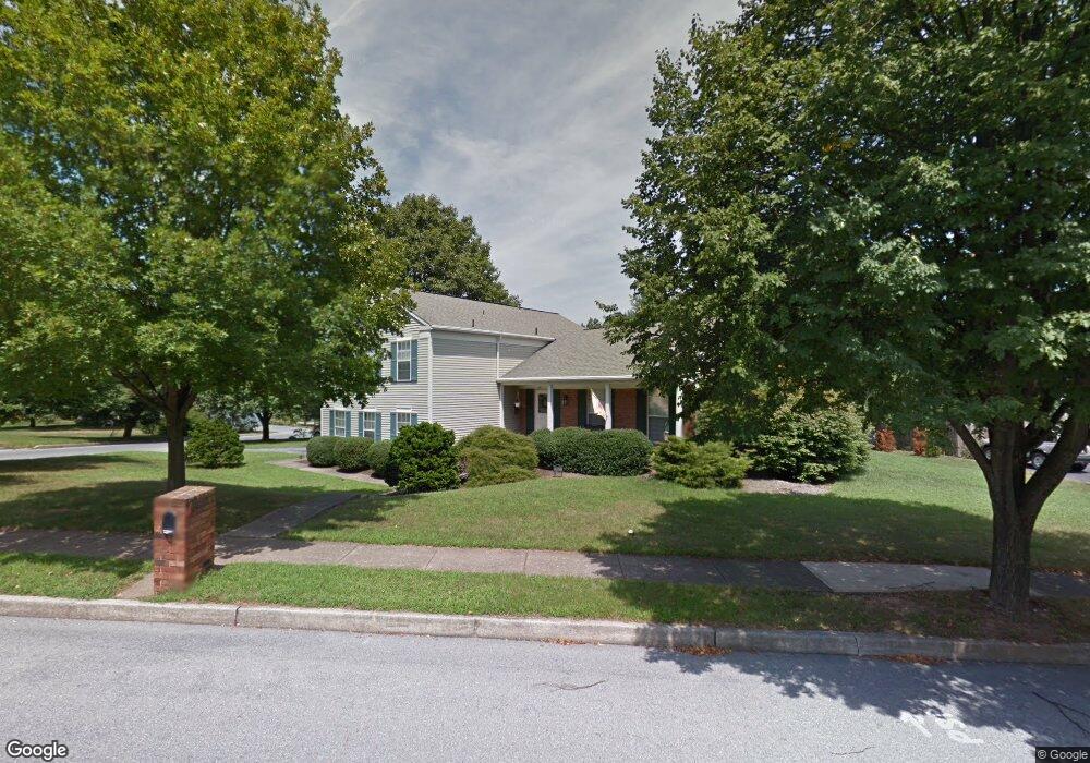 261 Lamp Post Ln, Hershey, PA 17033 - photo 1