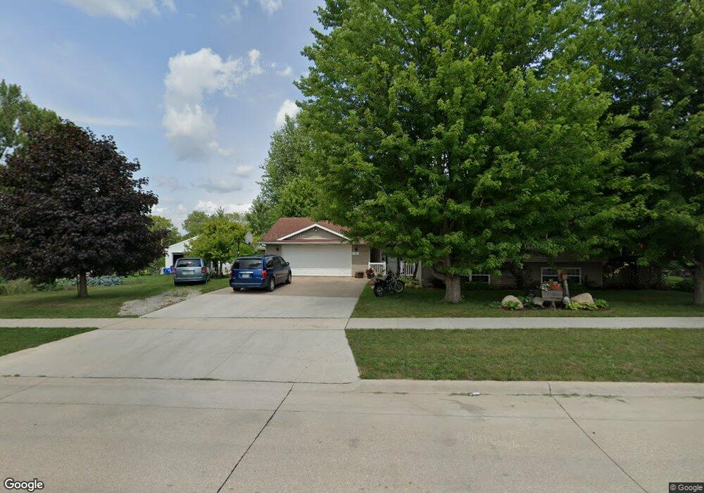 118 Main St S, Center Point, IA 52213 - photo 1