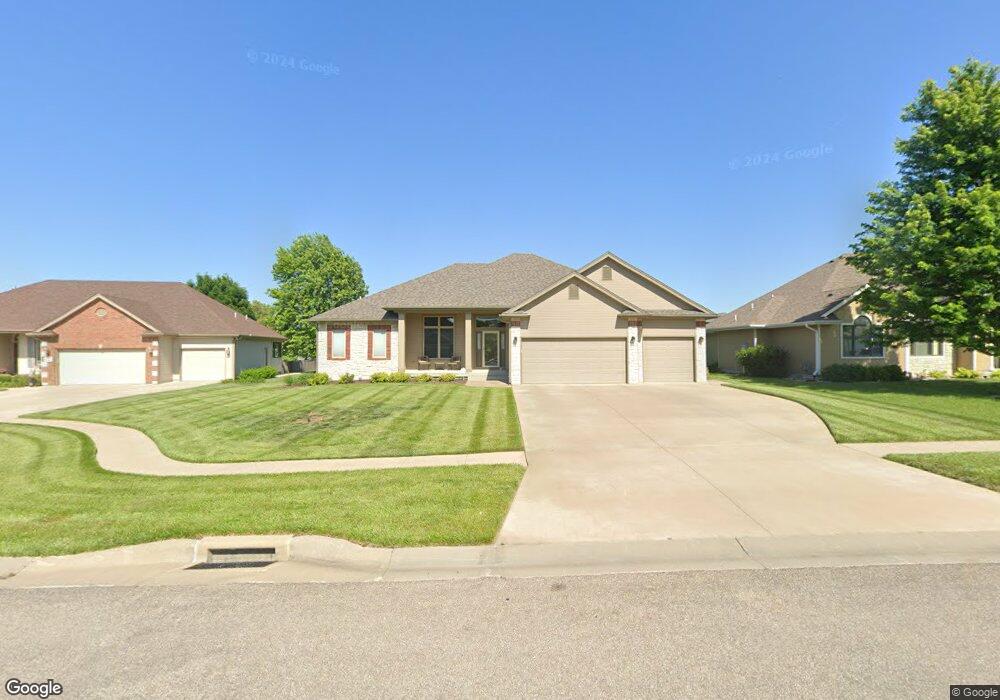 2518 SW Santa fe Ct, Topeka, KS 66614 - photo 1