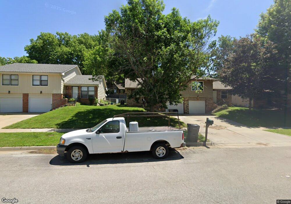 3618 SW Cambridge Ave, Topeka, KS 66614 - photo 1