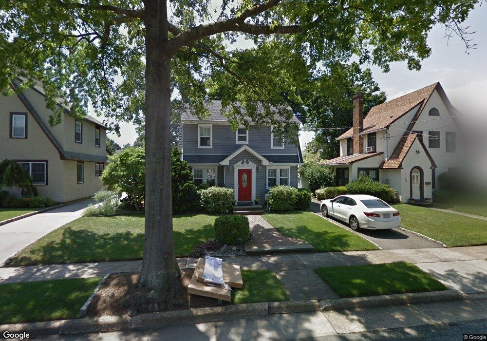 95 Woodnut Place, Mineola, NY 11501 - photo 1