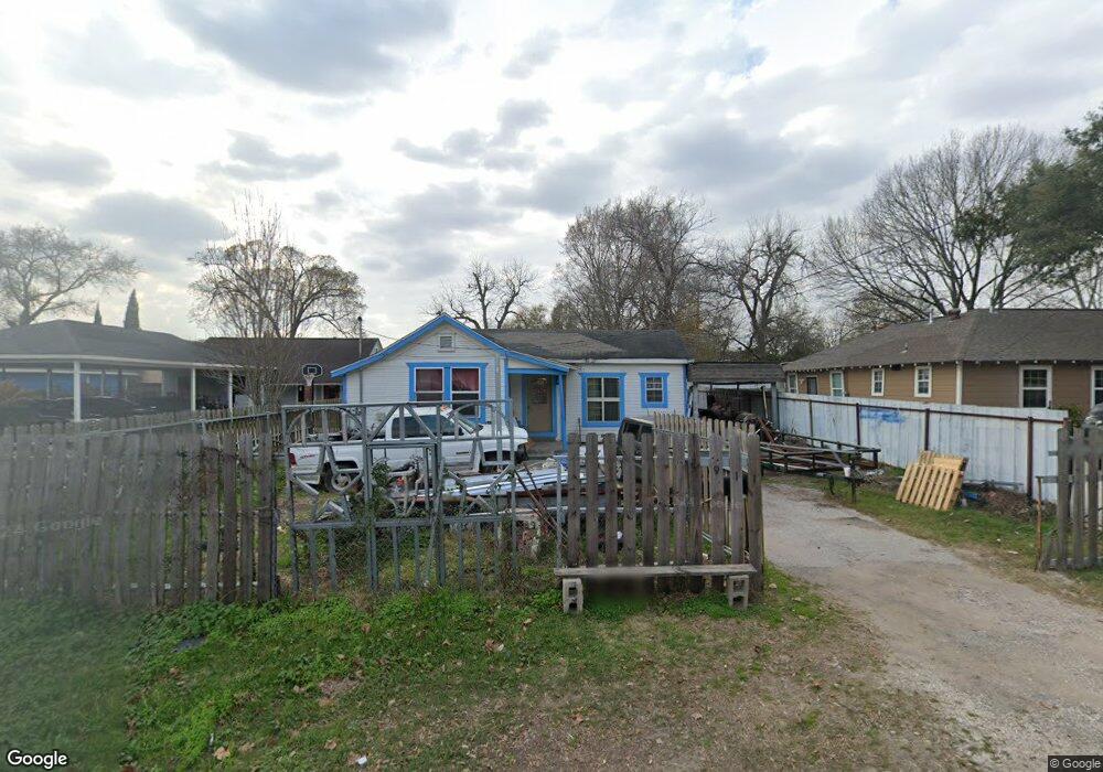 6911 Roswell St, Houston, TX 77022 - photo 1