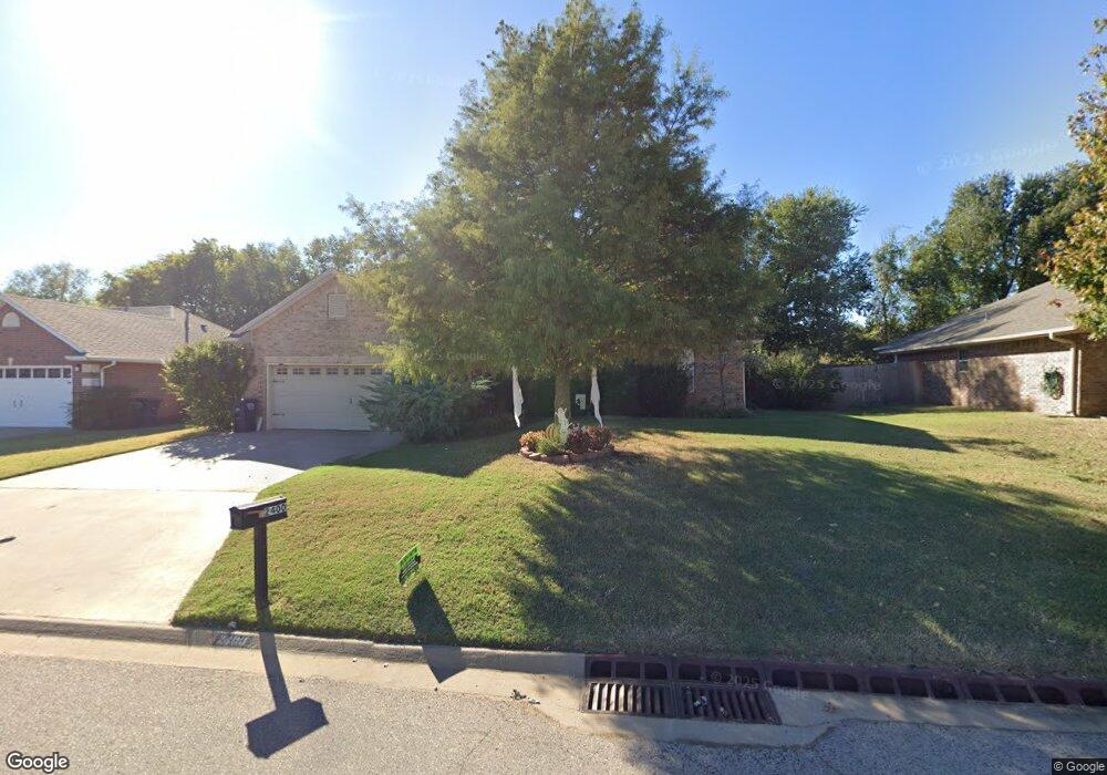 2400 Whispering Pine Blvd, Shawnee, OK 74804 - photo 1