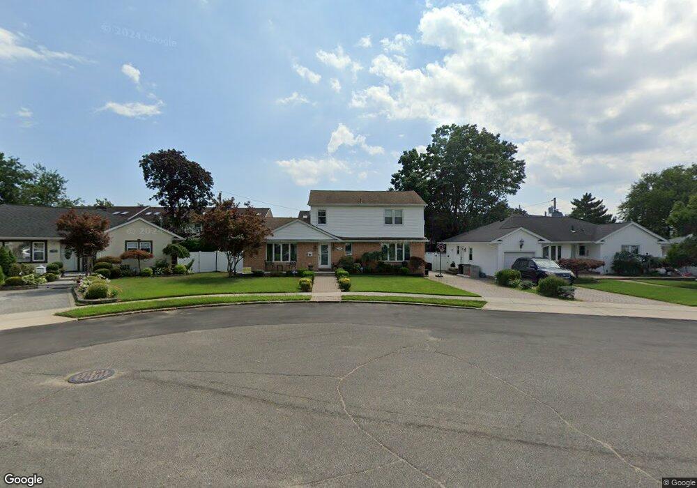 1127 Agnes Ct, Valley Stream, NY 11580 - photo 1