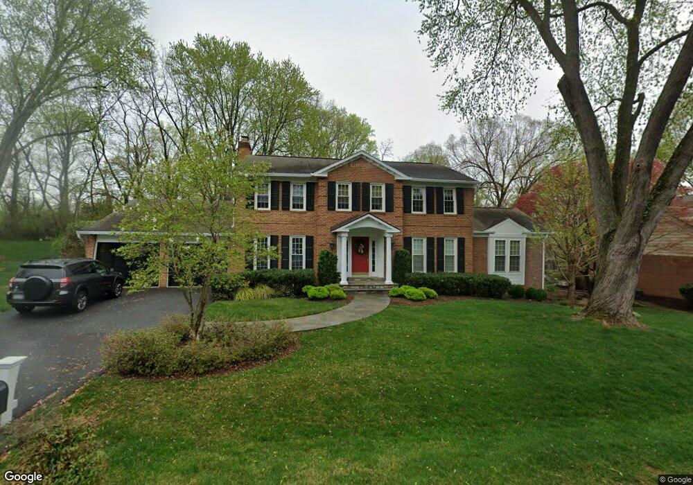 1203 Meadow Green Ln, McLean, VA 22102 - photo 1