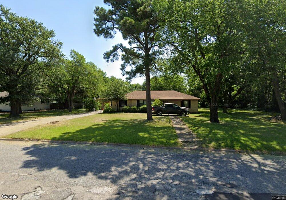 2000 Franklin Ave, Bonham, TX 75418 - photo 1