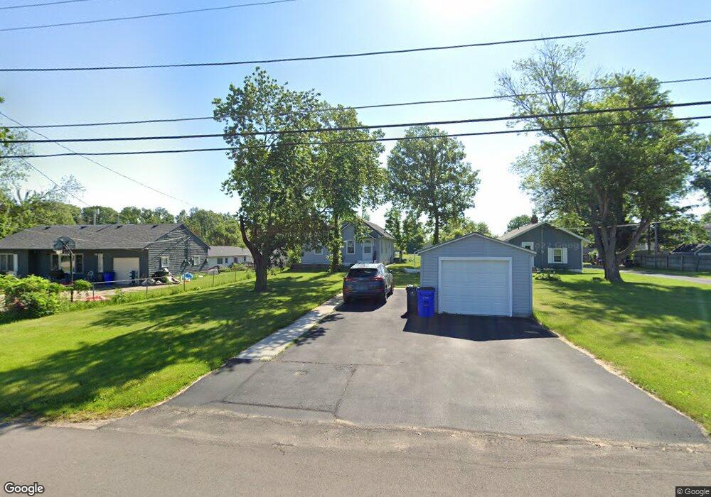 2253 26th St NW, Cedar Rapids, IA 52405 - photo 1