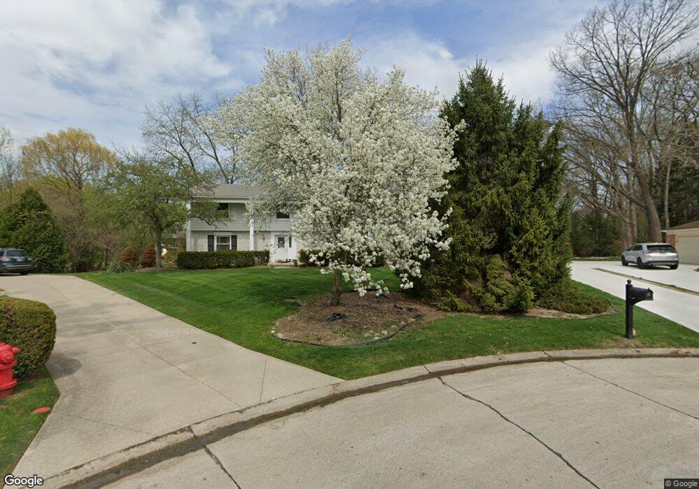 2812 Downderry Ct, Bloomfield Hills, MI 48304 - photo 1