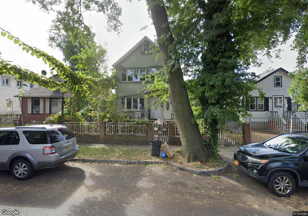 158-18 77th Rd, Flushing, NY 11366 - photo 1