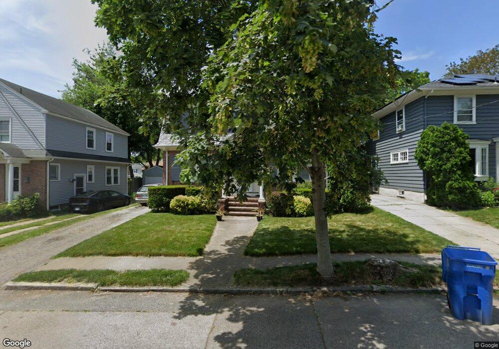 92 Alhambra Cir, Cranston, RI 02905 - photo 1