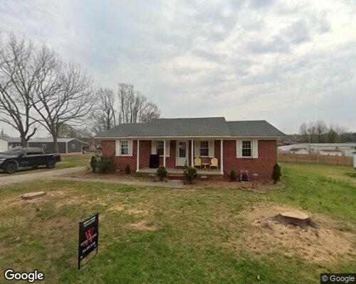 121 Highland Hts Cir  