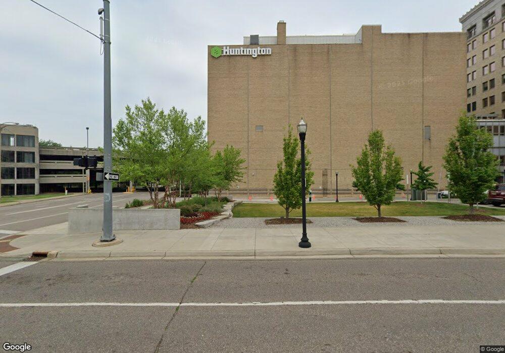 126 W Kearsley St, Flint, MI 48502 - photo 1