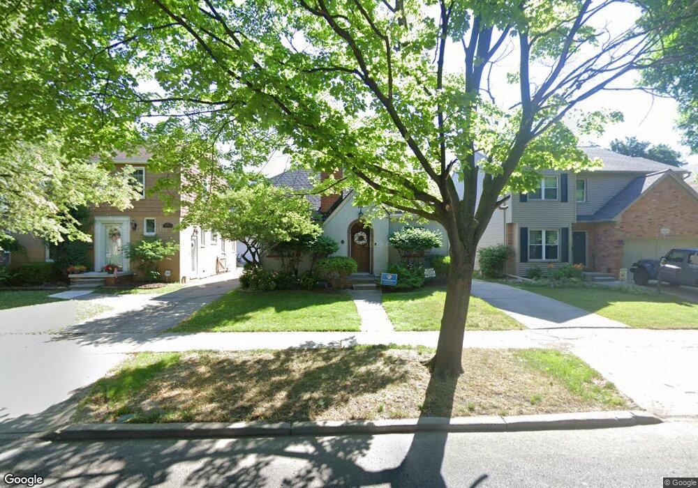 440 Moran Rd, Grosse Pointe Farms, MI 48236 - photo 1