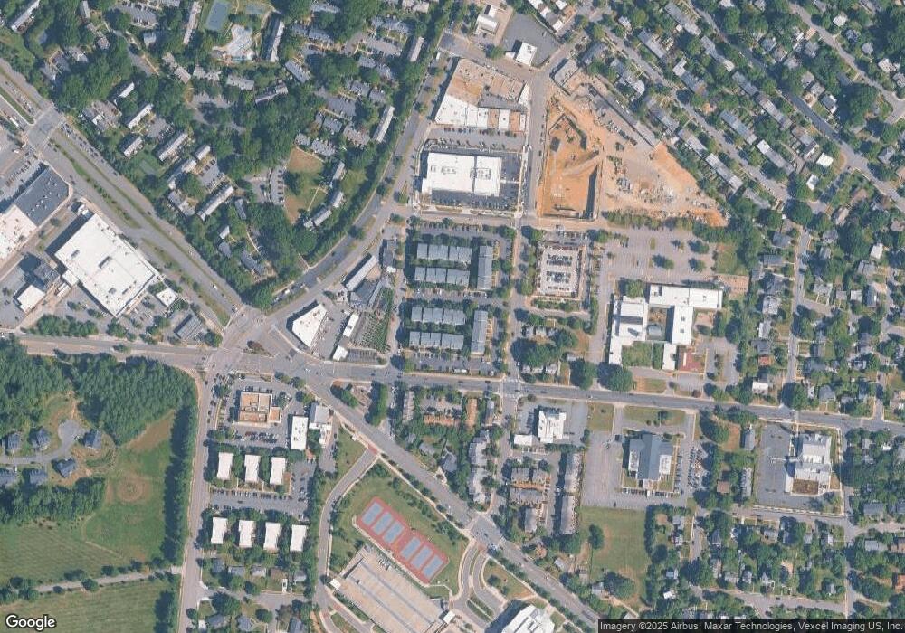 1720 Kingsgate Ct, Alexandria, VA 22302 - photo 1