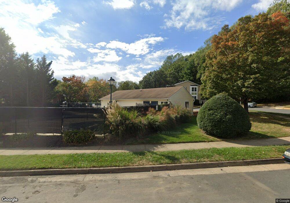 9512 Poplar Leaf Ct, Fairfax, VA 22031 - photo 1