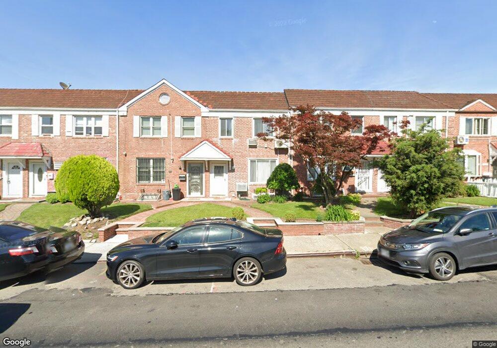 7521 Utopia Pkwy, Fresh Meadows, NY 11366 - photo 1