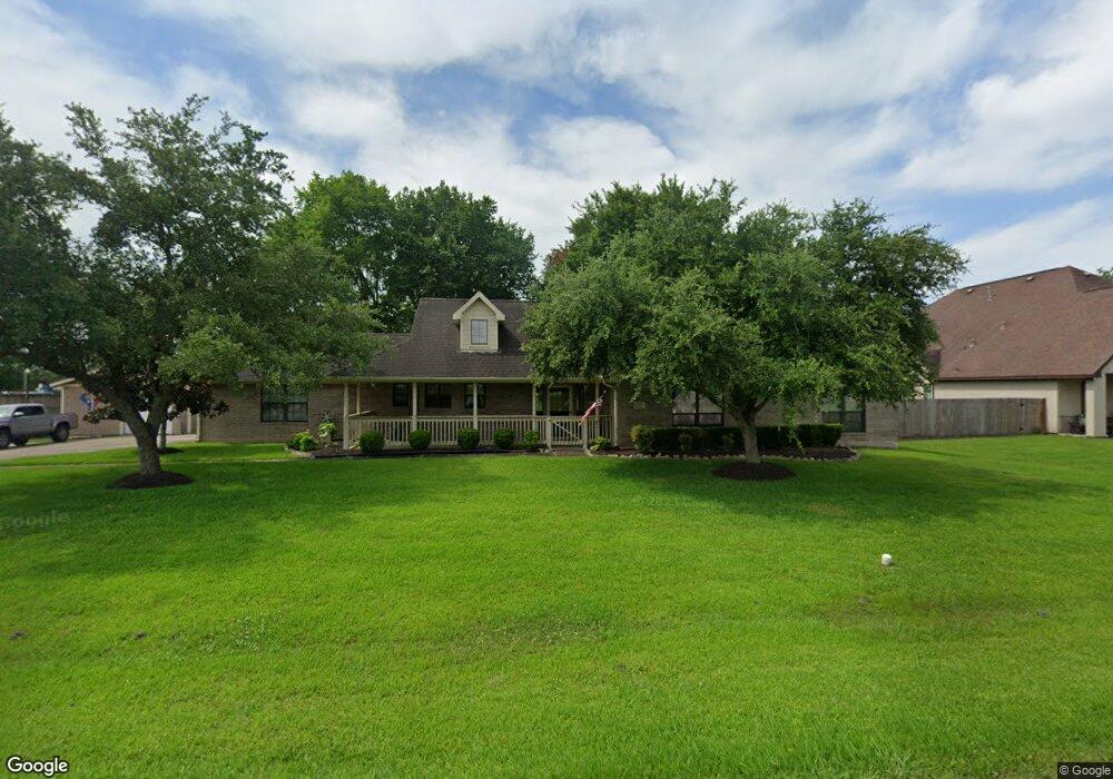 105 Canal Dr, Friendswood, TX 77546 - photo 1