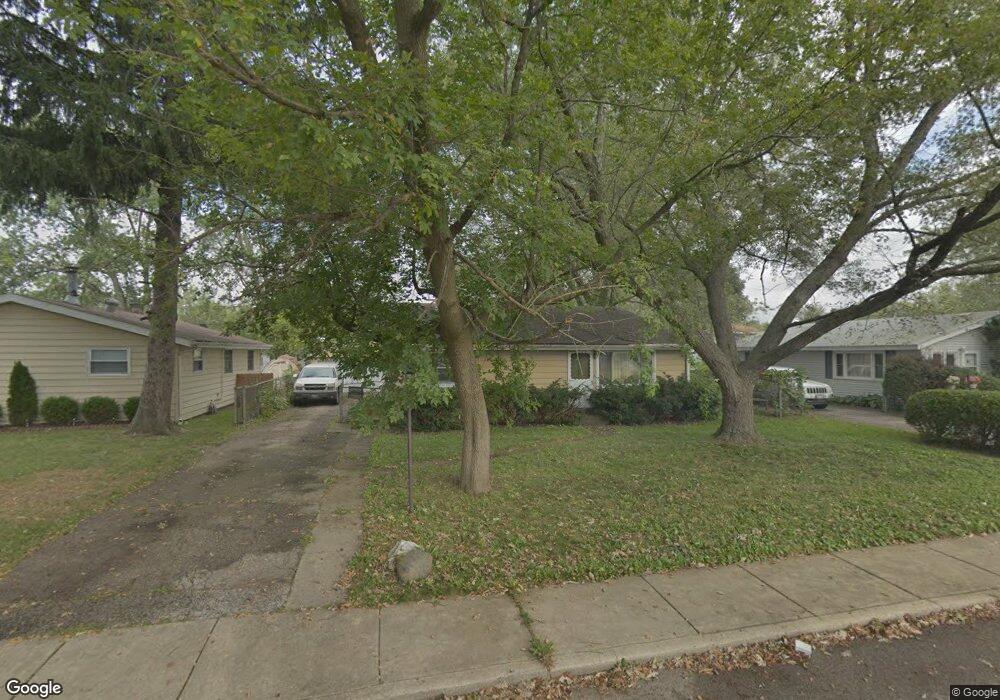 418 Blackhawk Ave, Carpentersville, IL 60110 - photo 1