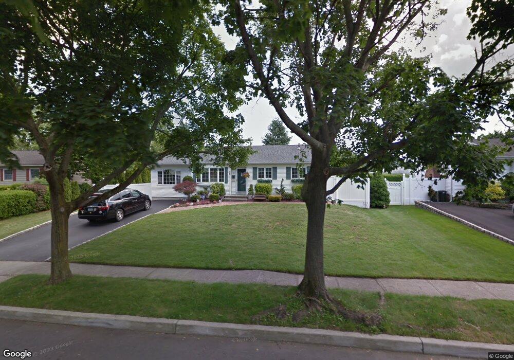 12 Dorian Ln, ComMacK, NY 11725 - photo 1