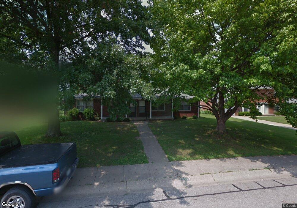 5210 Apache Ct, Columbus, IN 47203 - photo 1