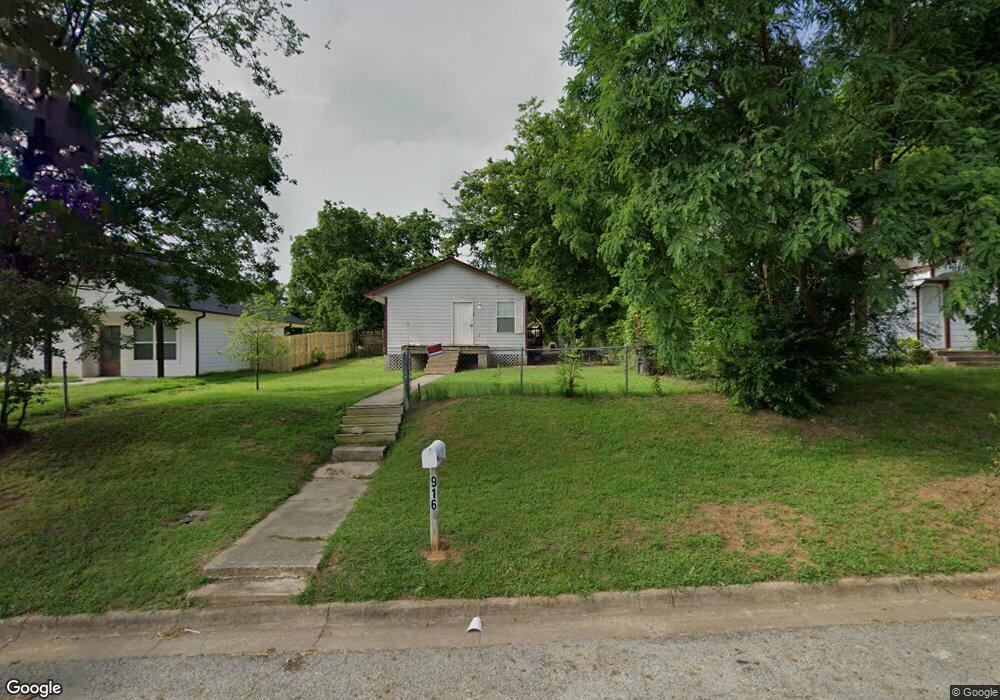 916 W Johnson St, Denison, TX 75020 - photo 1