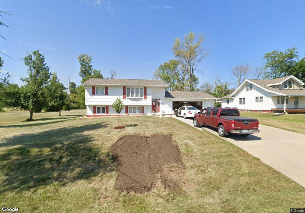 924 Wiley Blvd NW, Cedar Rapids, IA 52405 - photo 1