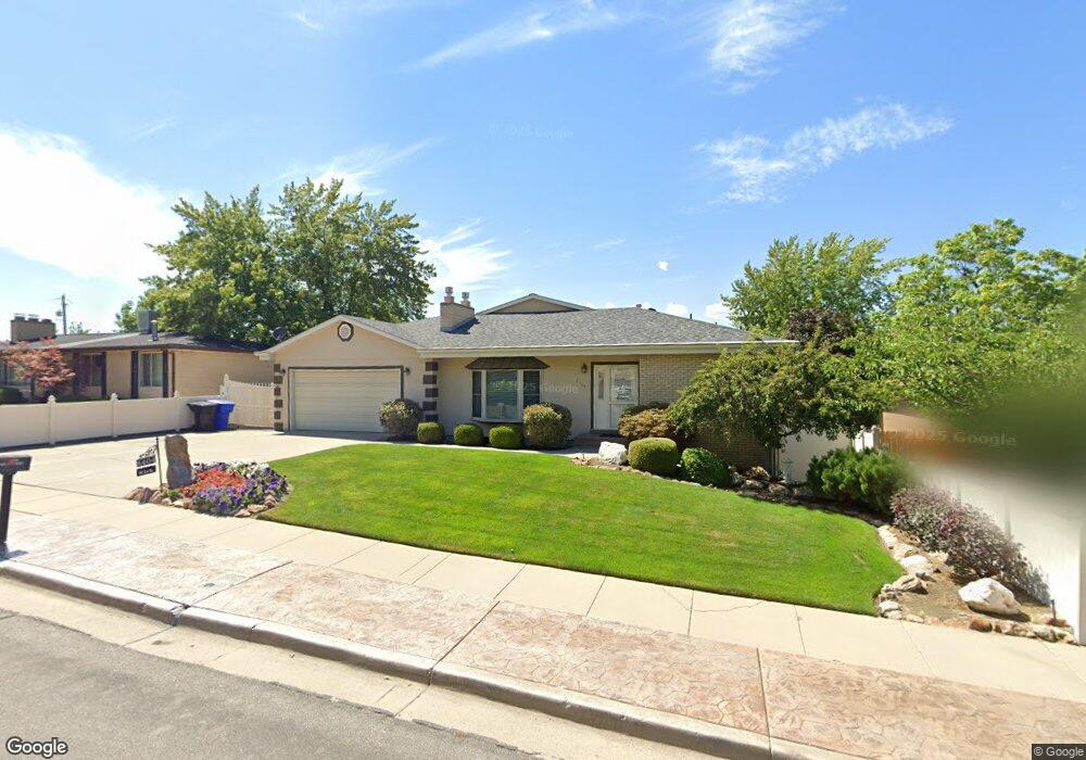 8404 Fayeway Dr, Sandy, UT 84094 - photo 1