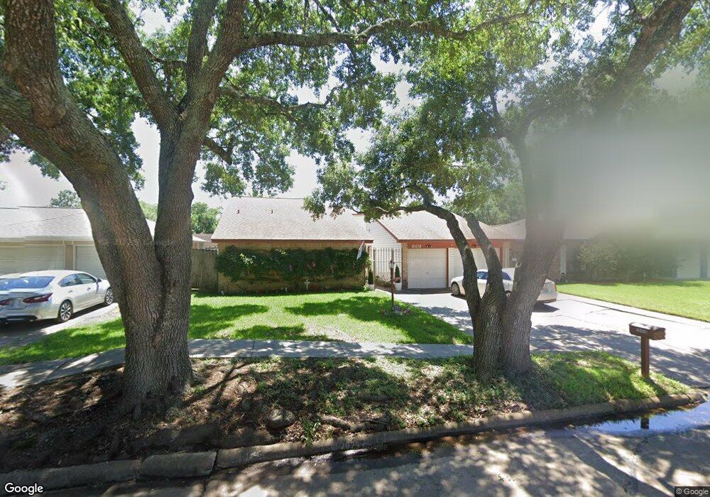 16438 Hibiscus Ln, Friendswood, TX 77546 - photo 1