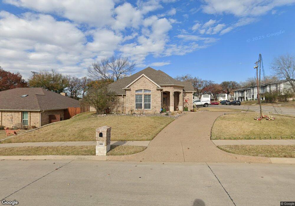 909 Crestview Dr, Bedford, TX 76021 - photo 1