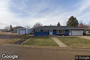307 8th St N, Hettinger, ND 58639