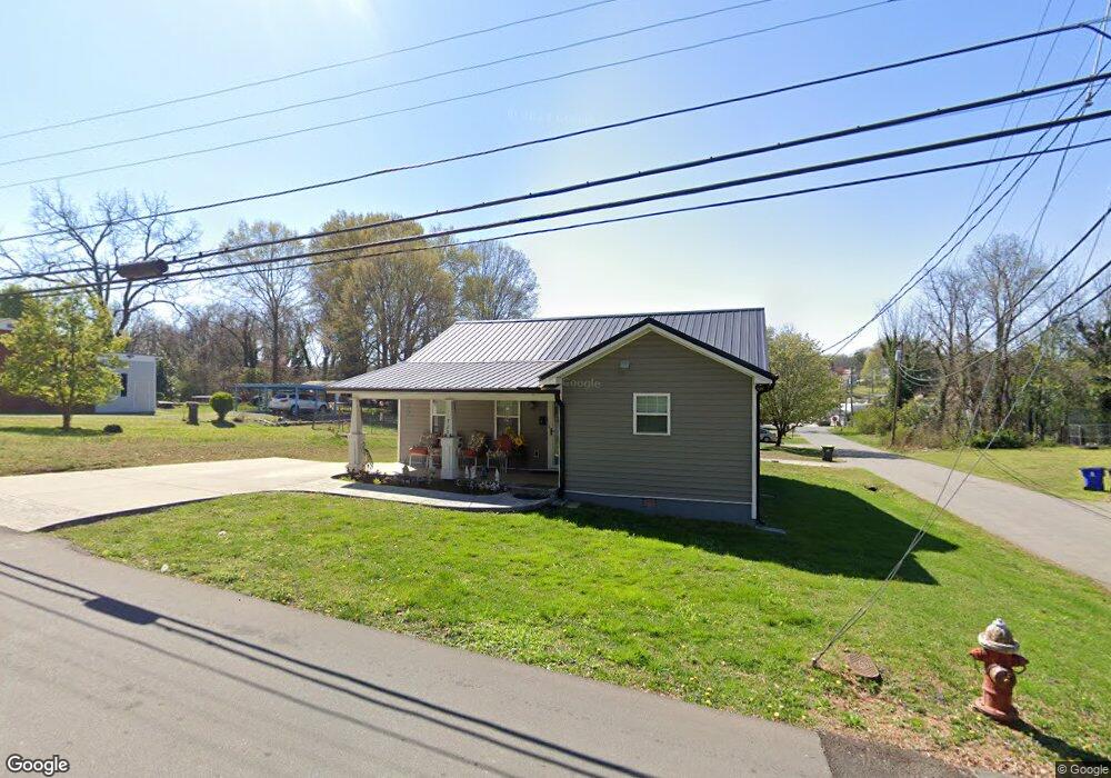 729 N 3rd Ave, Siler City, NC 27344 - photo 1