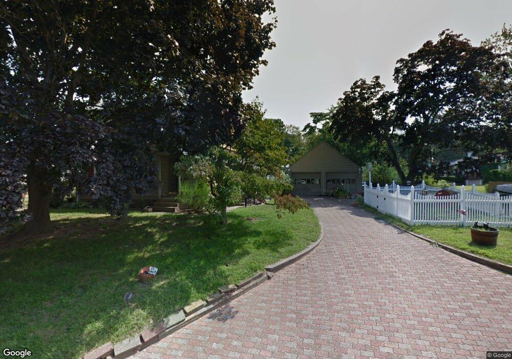 8 Mathewson Ave, Enfield, CT 06082 - photo 1