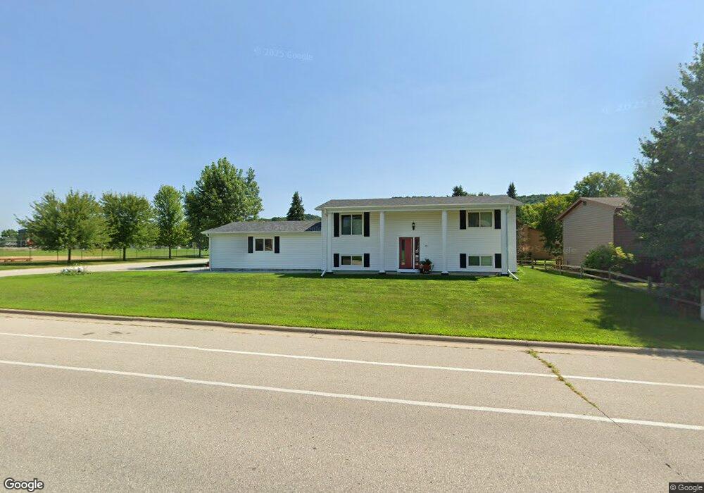 701 S 14th St, La Crescent, MN 55947 - photo 1