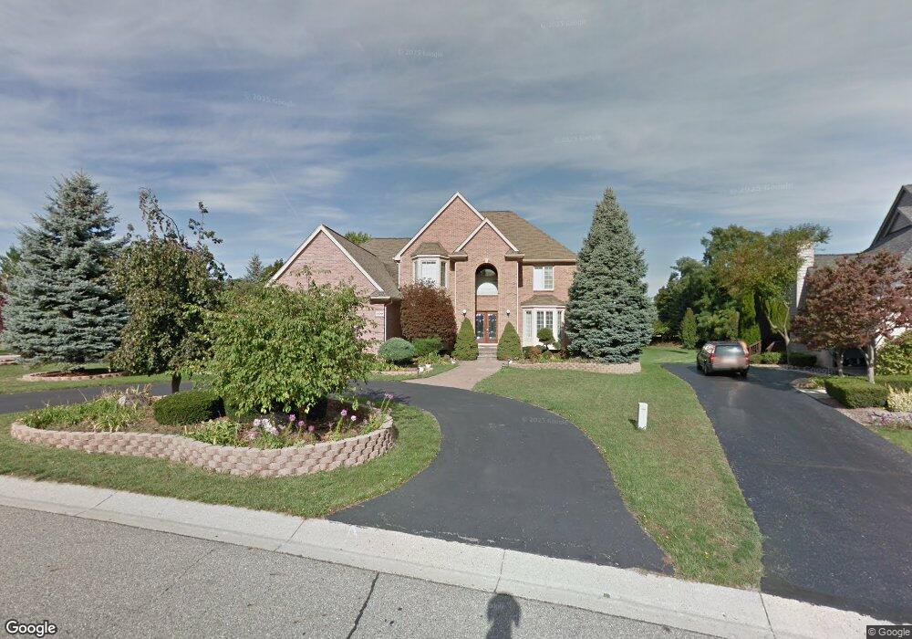 5922 Orchard Woods Dr, West Bloomfield, MI 48324 - photo 1